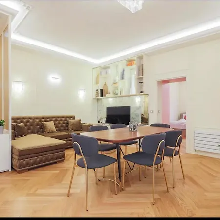 Royal - Luxury & Elegance In Monaco * בוסוליי